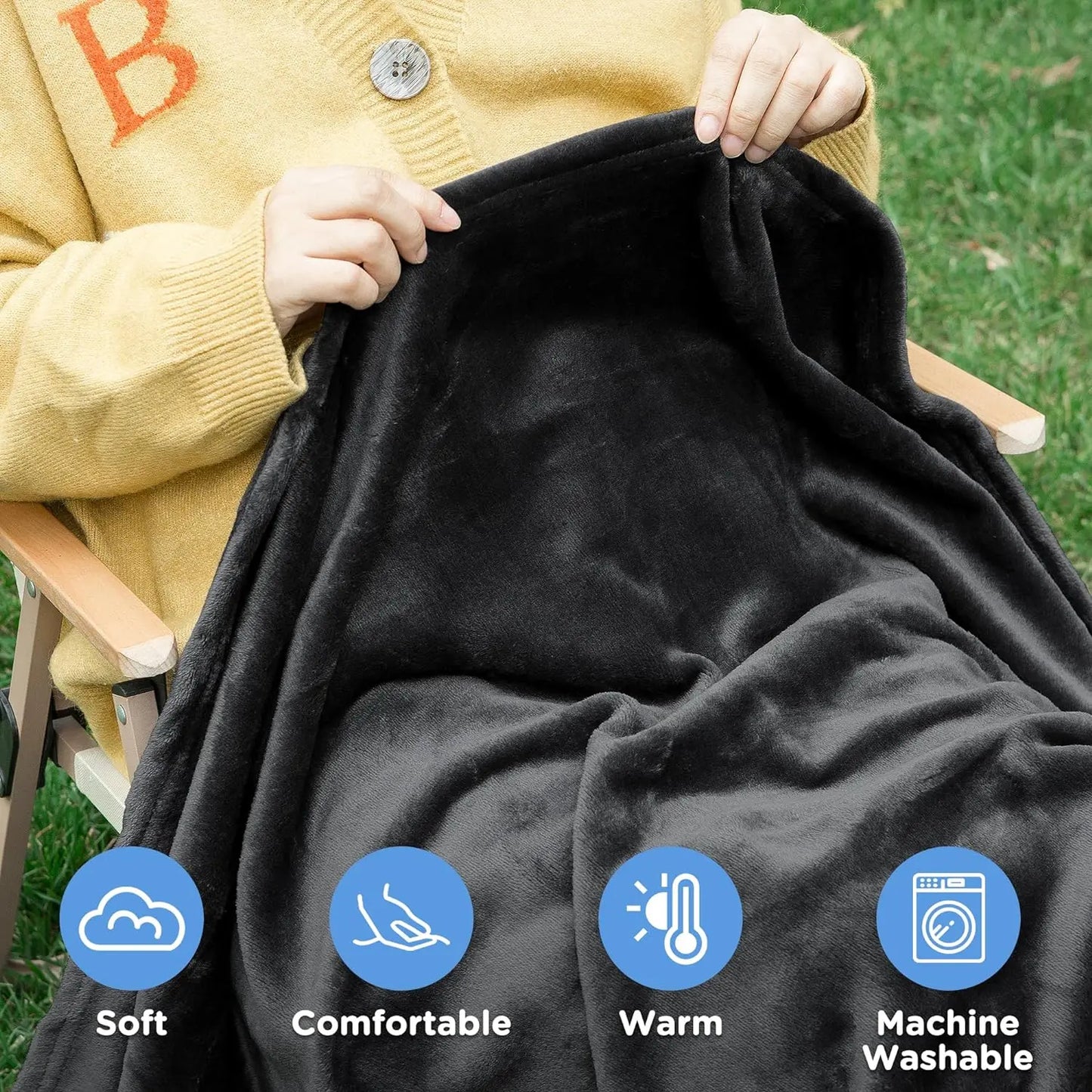 Portable Travel Blanket Soft Flannel Airplane Blanket 2 In 1 Travel Pillow and Blanket Set Plane Car Travel